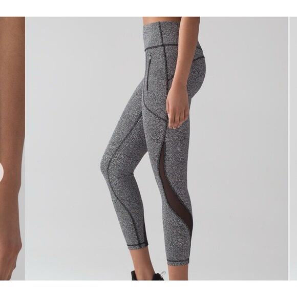 Lululemon Leggings Size 4 Invigorate 7/8 Tight Chakra Print Alpine White Black - Picture 1 of 10